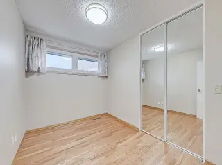 44 Granlea Place SW