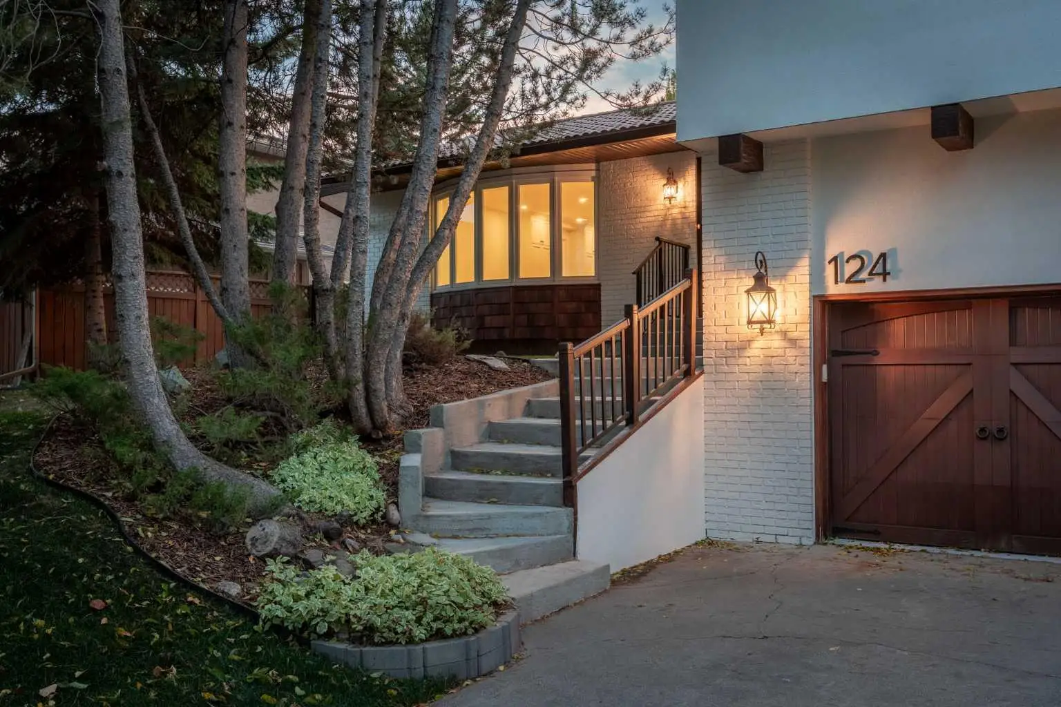 124 Canterbury Drive SW