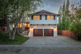 124 Canterbury Drive SW