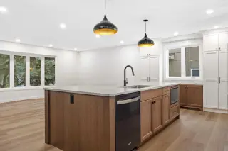 124 Canterbury Drive SW
