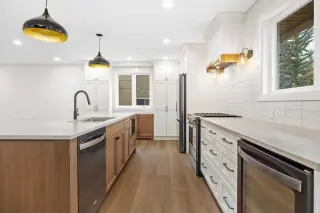 124 Canterbury Drive SW
