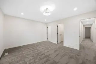 124 Canterbury Drive SW