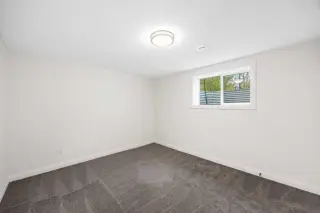 124 Canterbury Drive SW
