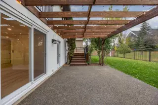 124 Canterbury Drive SW