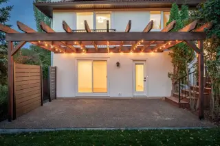 124 Canterbury Drive SW