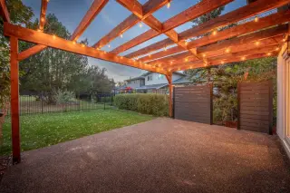 124 Canterbury Drive SW