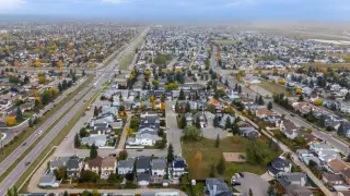 119 Pasadena Green NE