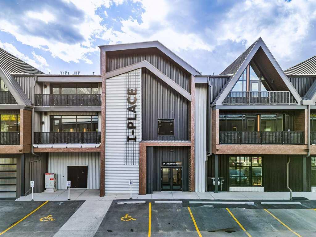 305A, 1 Industrial Place 