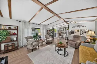 3221 Burroughs Manor NE