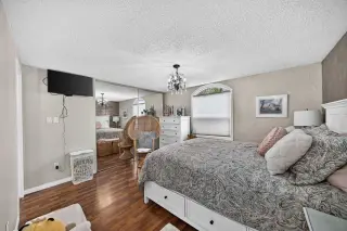 3221 Burroughs Manor NE