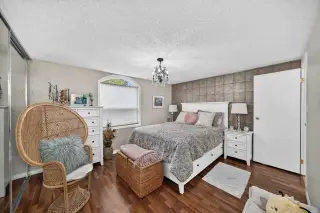 3221 Burroughs Manor NE