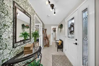 3221 Burroughs Manor NE