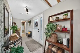 3221 Burroughs Manor NE