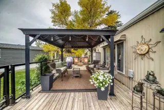 3221 Burroughs Manor NE