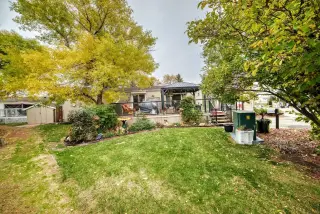 3221 Burroughs Manor NE
