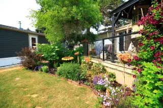 3221 Burroughs Manor NE