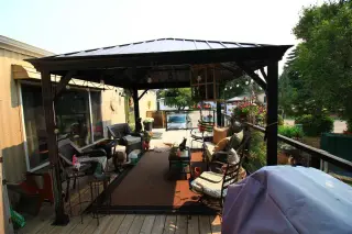 3221 Burroughs Manor NE