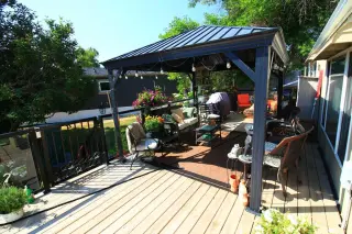 3221 Burroughs Manor NE