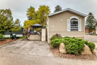 3221 Burroughs Manor NE