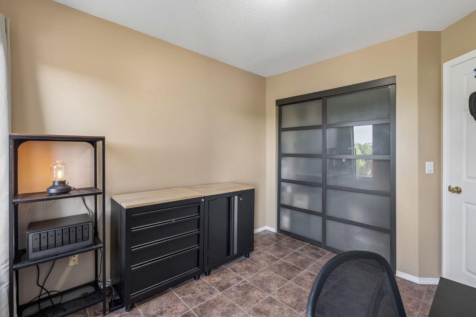 5, 15 Rocky Ridge Gate NW