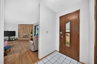 112 Queensland Place SE