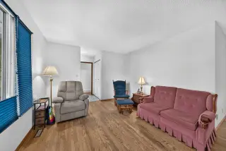 112 Queensland Place SE