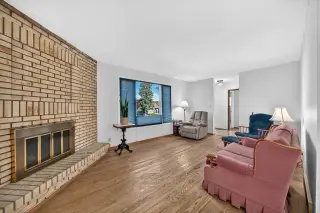 112 Queensland Place SE