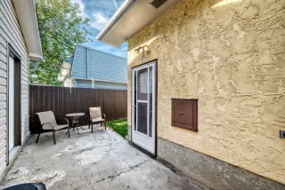 112 Queensland Place SE