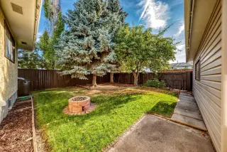 112 Queensland Place SE