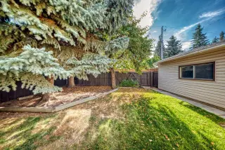 112 Queensland Place SE