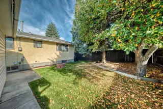 112 Queensland Place SE