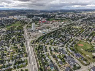 2119 Halifax Crescent NW