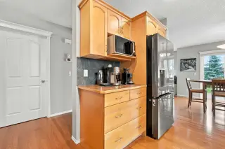 115 Evansmeade Crescent NW