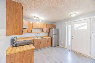 136 Castleridge Drive NE