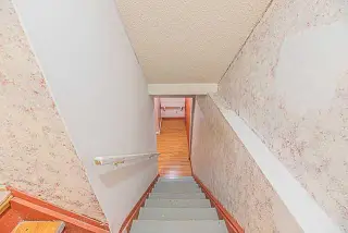 136 Castleridge Drive NE