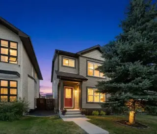 70 Walden Manor SE