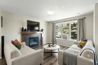 70 Walden Manor SE