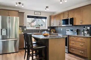 70 Walden Manor SE