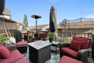 70 Walden Manor SE