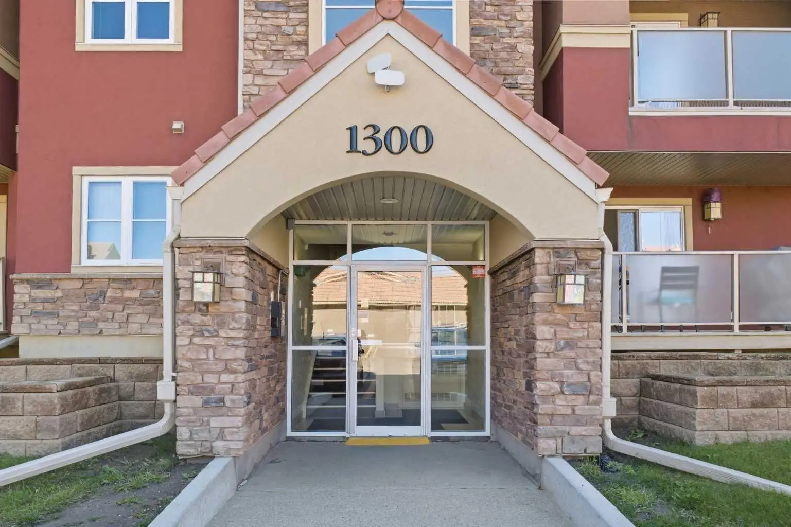 ., 1313 Edenwold Heights NW