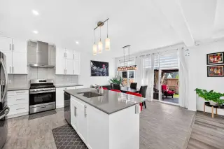 188 Carrington Crescent NW