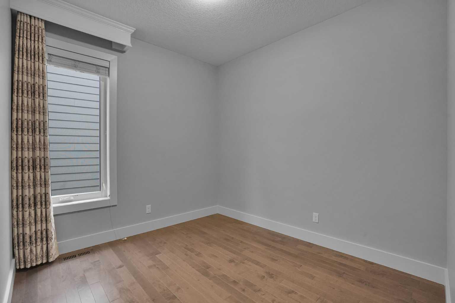 92 Masters Court SE