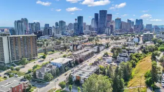 2, 821 Mcdougall Road NE