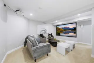 20 Mapleglade Close SE