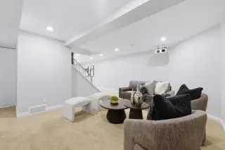 20 Mapleglade Close SE