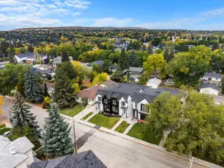 420 32 Avenue NW