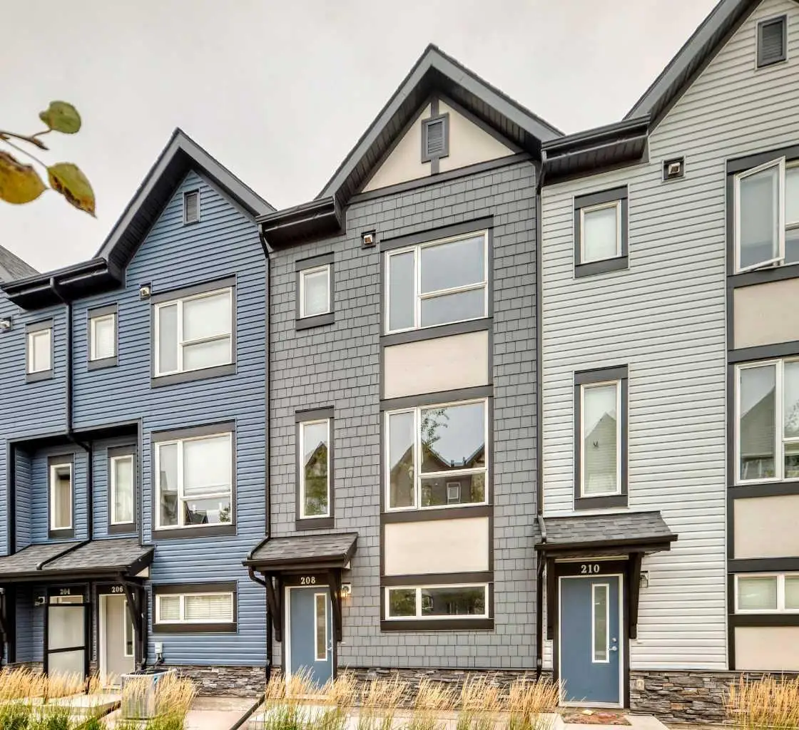 208, 15 Evanscrest Park NW
