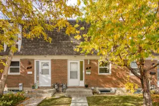 8, 330 Canterbury Drive SW