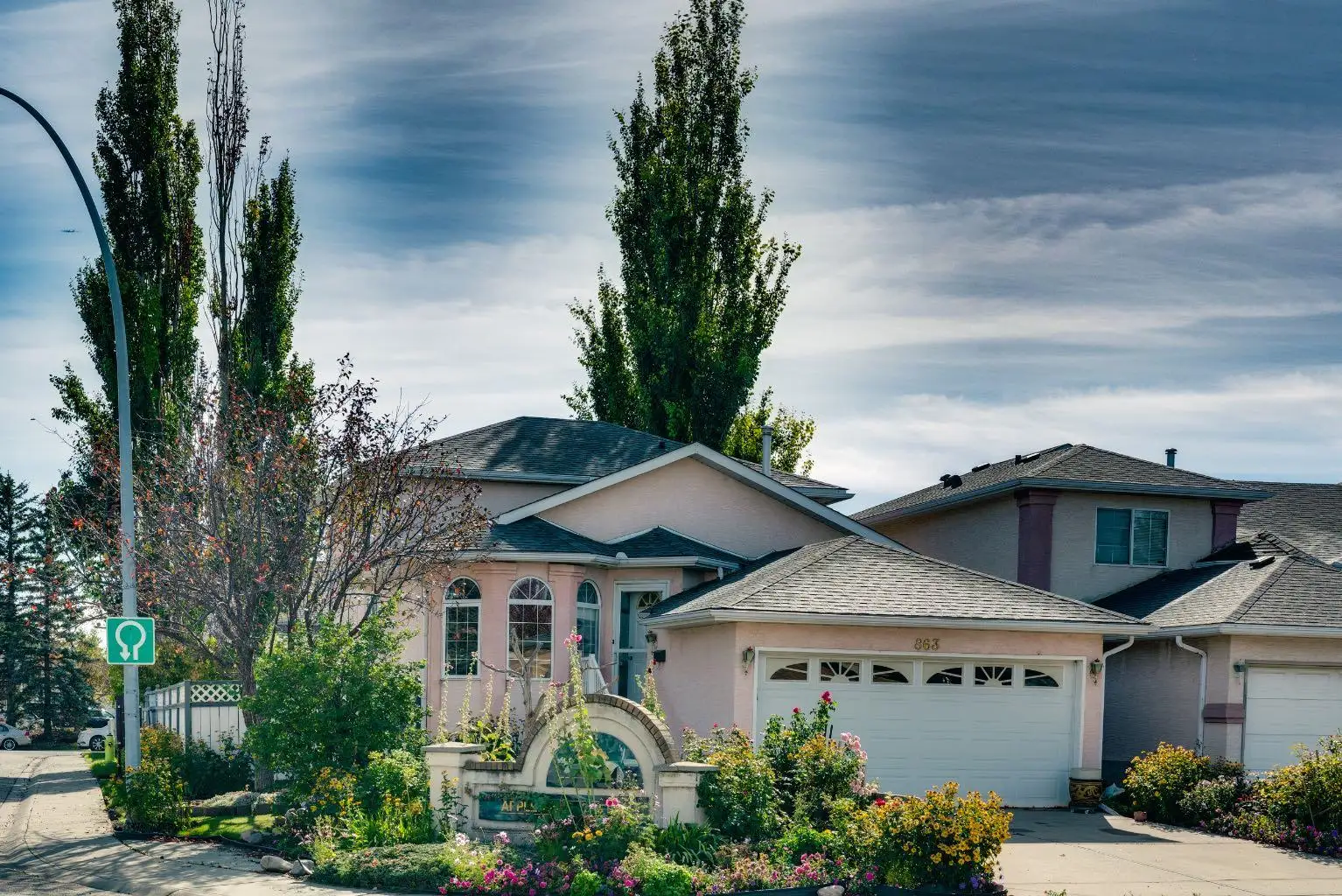 863 Applewood Drive SE
