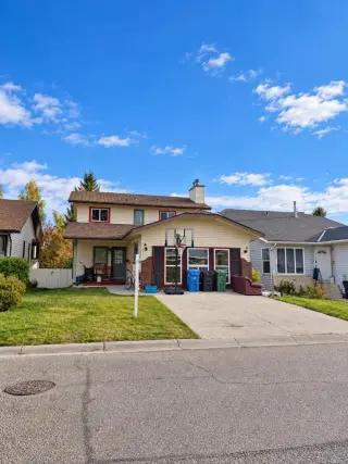 180 Hawkhill Way NW